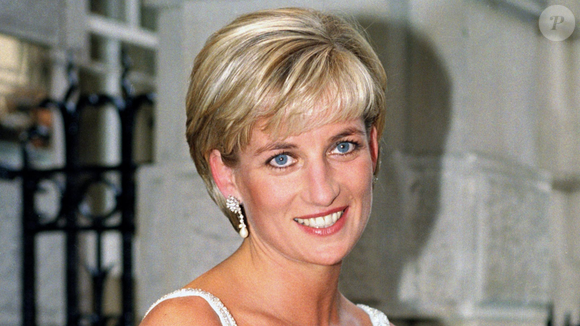 Lady Di provou que estilo e comunicação caminham juntos, consolidando o rosa como símbolo de sua imagem icônica