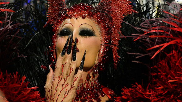 Oito manicures terrivelmente maravilhosas para celebrar o Halloween de 2026: das minimalistas às coloridas, essas nail arts vão te encantar