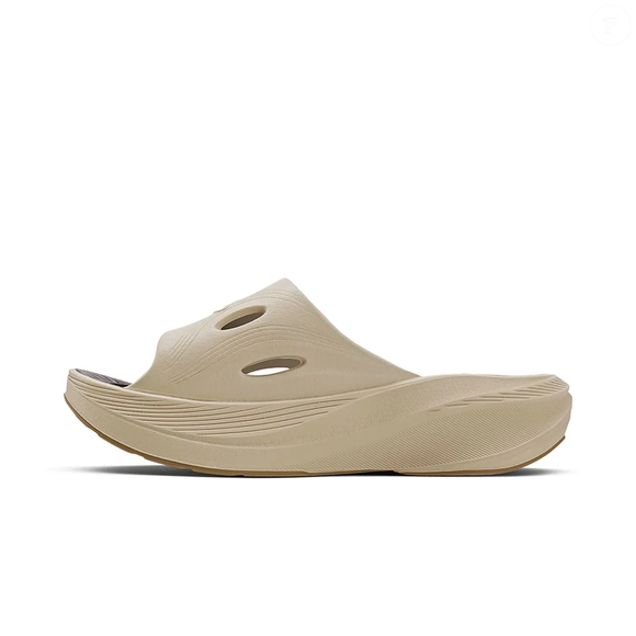 Nem alpargatas, nem sapatilhas. As sandálias confortáveis ​​que são a sensação deste verão são estes modelos desportivos e confortáveis