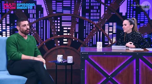 No talk show de Tatá Werneck, Cauã Reymond se divertiu e também emocionou ao lembrar da mãe