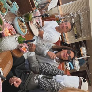 Em uma selfie, Virgínia apareceu pela primeira vez com Vini Jr. em seu Instagram, mas o craque cobriu o rosto