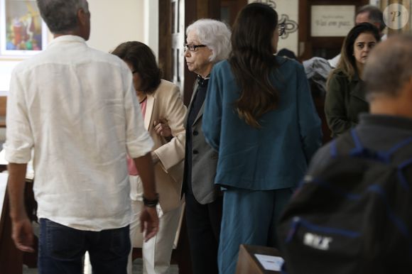 Missa de sétimo dia de Preta Gil: Fernanda Montenegro marcou presença na igreja para homenagear a artista