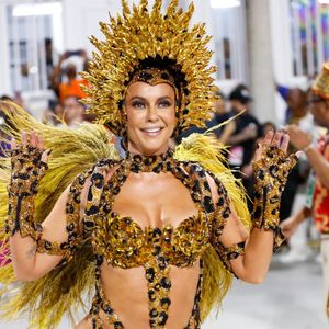 No Carnaval 2024, Paolla Oliveira usou a icônica fantasia de onça em seu penúltimo Carnaval pela Grande Rio