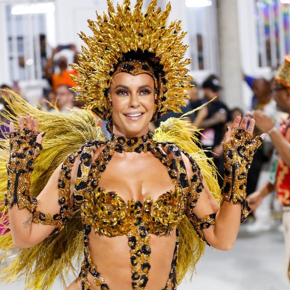 No Carnaval 2024, Paolla Oliveira usou a icônica fantasia de onça em seu penúltimo Carnaval pela Grande Rio