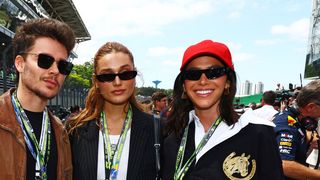 Fã de Fórmula 1? Esses looks de Bruna Marquezine, Sasha Meneghel e mais famosas são chiques e confortáveis para usar no GP de São Paulo