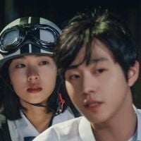 Demorei para dar uma chance a este dorama da Netflix e agora me arrependo de não ter assistido antes: uma história que mistura viagem no tempo, luto e um amor que atravessa diferentes momentos da vida