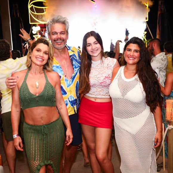 Flávia Alessandra usou conjunto de crochê no Réveillon