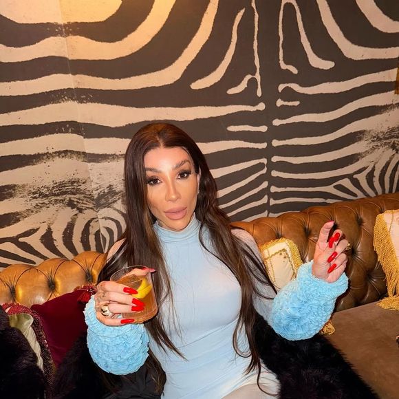 Maya Massafera teria optado pela 'tatuagem da córnea' para deixar os olhos verdes permanentemente