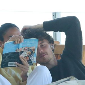 Livro lido por Bruna e Shawn é 'Pecadores nas Mãos de um Deus Amoroso', escrito pelo pastor e teólogo norte-americano Brian Zahnd