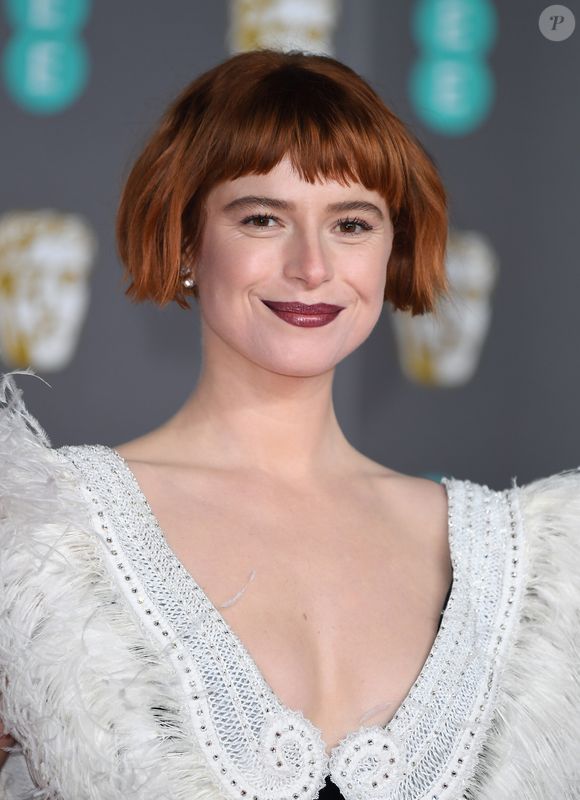 Entre os cortes de cabelo de Jessie Buckley, este parece ser o favorito, já que é o mais usado por ela