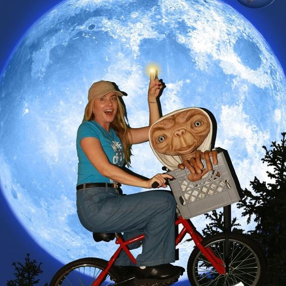 Angélica atualizou suas redes sociais neste sábado (19) com fotos de muita diversão em parques da Florida