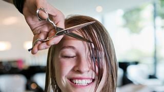 A partir dos 50 anos, existe um corte de cabelo que rejuvenesce mais do que qualquer outro e que os especialistas recomendam em seus salões.