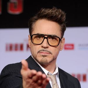 O astro em questão é interpretado pelo ator Robert Downey Jr.