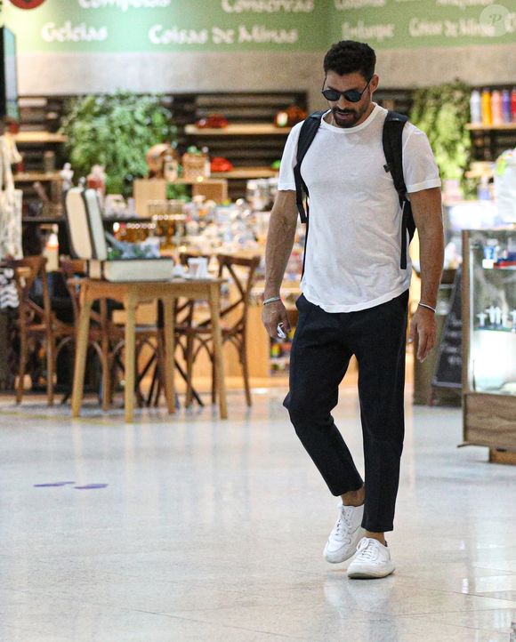 Cauã Reymond admitiu opinião machista no passado, em entrevista de 2010: 'Antes achava um absurdo a pessoa sair com a roupa curta. Hoje acho um absurdo pedir para trocar'