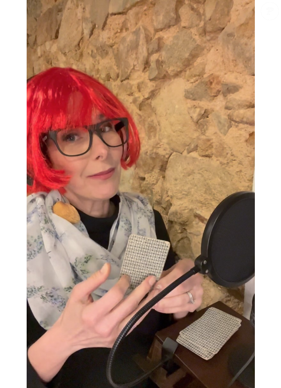 Graziella Moretto confessou ter tirado a roupa para algumas produções, mas parou após se questionar do motivo disso