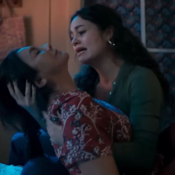 Gerluce leva Lígia para o hospital após outra crise na novela Três Graças