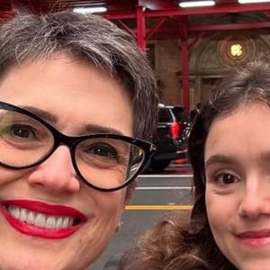 Sandra Annenberg publica texto para a filha após jovem assumir namoro beijando atriz: 'Me doei por inteiro e recebi de volta...'