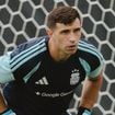 É assim a casa do goleiro da Argentina, Dibu Martínez, na Inglaterra: mansão tem design moderno, piscina aquecida e muita luz natural