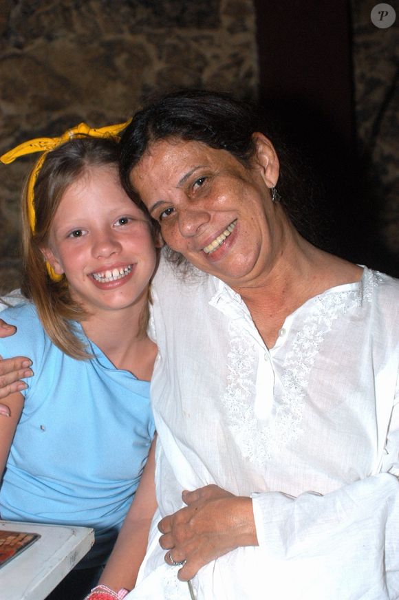 A atriz britânica Mia Goth é neta de Maria Gladys