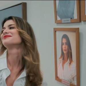 Alinne Moraes volta às novelas como Vanessa, uma das principais antagonistas de Por Você, marcada pela rivalidade com Bela e pelos conflitos familiares e profissionais