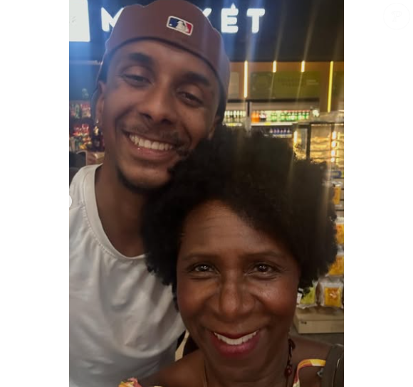 A Atriz Ju Colombo posta fotos em homenagem ao filho Lucas, de 21 anos, morto na última sexta, 25 de abril