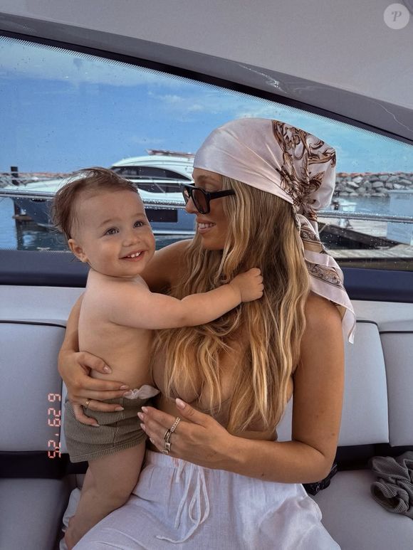 A pressão médica para interromper a gravidez antecipadamente também foi enfrentada com firmeza.