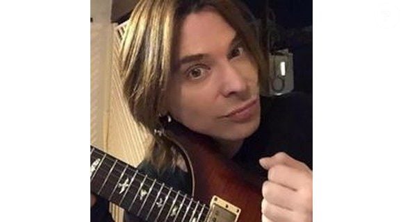 Marco Leão Sol detonou Eduarda Campopiano, deputada estadual que se diz antifeminista, após vê-la usando uma peça da banda