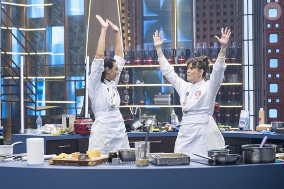 Carla e Jéssica protagonizaram a grande final da 13ª temporada do MasterChef Brasil