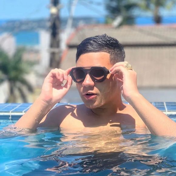 Kayky Bezerra, filho de Deolane, desabafa sobre prisão da mãe: “Nunca vou entender ou aceitar o nível de ódio e inveja por causa da festa de uma criança de 10 anos.