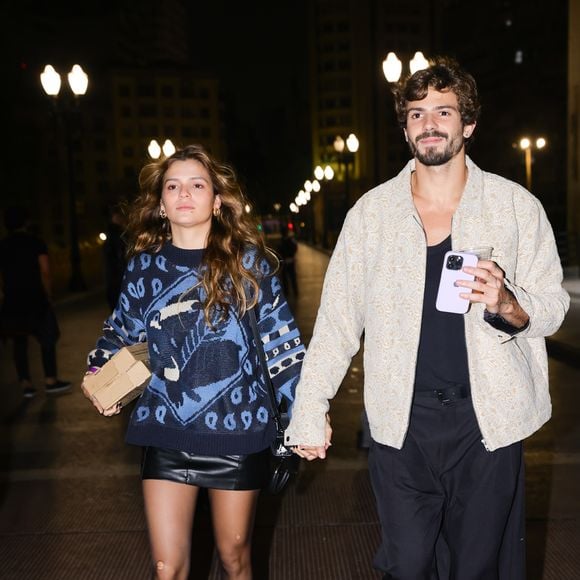Assumidos! De mãos dadas, Irmã de Bruna Marquezine, Luana Maia, deixa after do The Town com Lucca Picon