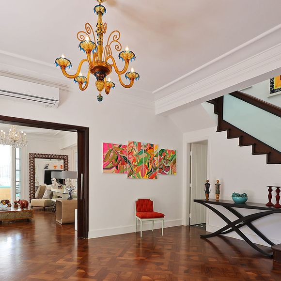 Casa na Urca une luxo, história e localização privilegiada com vista para a Baía de Guanabara.