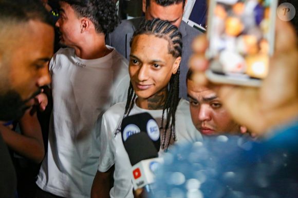 Oruam preso: trapper foi acusado de atirar a esmo em São Paulo no final de 2024; na casa dele, foi encontrada uma pistola 9mm nesta quarta-feira, 26 de fevereiro de 2025