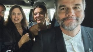 Wagner Moura leva a esposa, Sandra Delgado, e amigos ao Oscar 2026 e diverte com conselho inusitado antes da premiação