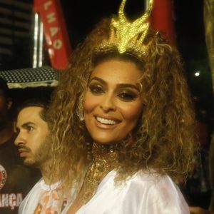 Muito antes da coroa: Um amigo do pai garantiu o ingresso que despertaria uma paixão duradoura pelo samba