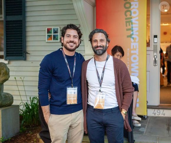 Marco Pigossi contou como foi apresentar cineasta italiano Marco Calvani à família