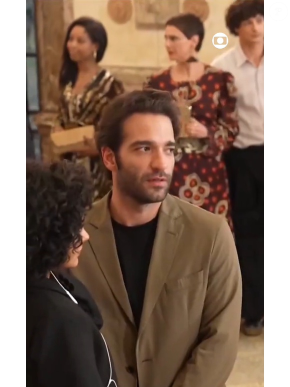 Celina (Malu Galli) ameaça Fátima, revelando a esterilidade de Afonso e mantendo segredos perigosos