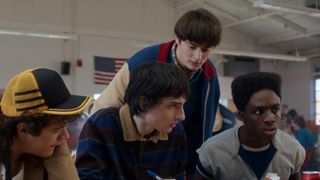 Ele cresceu! Aos 21 anos, ator de 'Stranger Things' assume novo namorado e declaração de amor agita a web: 'Um mês de nós'