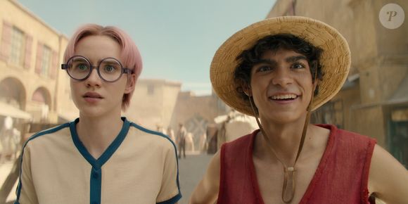 Morgan Davies vive Koby em 'One Piece'. O personagem começa como um jovem inseguro, mas carrega o sonho de se tornar um grande marinheiro