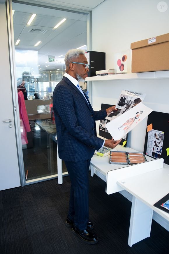 Maurício Xavier interpretando Nigel.