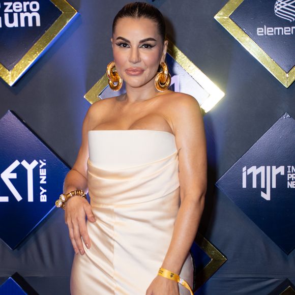 Deolane Bezerra foi ao leilão beneficente de Neymar na noite de 10 de junho de 2025 horas após passar a correr risco de ser indiciada na CPI das Bets