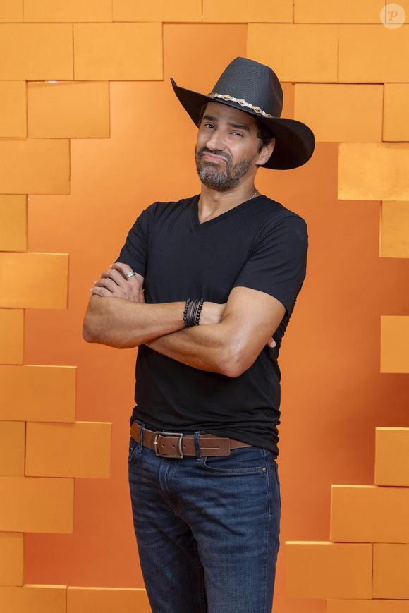 Hoje no BBB 26, Alberto Cowboy vive nos Estados Unidos com esposa e filha