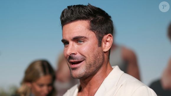 O que aconteceu com o rosto do ator Zac Efron? Aqui está o real e desolador motivo por trás de sua mudança