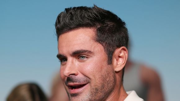 Aqui está o real e desolador motivo pelo qual o rosto de Zac Efron está dramaticamente diferente