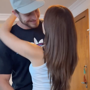 “Em choque com alguns comentários. Quando a vida sexual do outro tem mais relevância que a mensagem de prevenção, vacinação e saúde pública… Tem algo errado”, escreveu a campeã do BBB 21 no X (antigo Twitter), ao se manifestar sobre a repercussão.