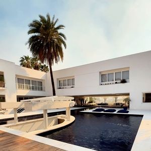 Mansão de Ana Hickmann e Alexandre Correa tem 6.100 metros quadrados de terreno e 1.600 metros quadrados, com oito suítes, camarim, closet blindado e muito mais