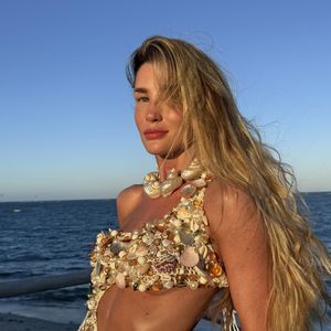 Questionada por fãs, Aline Gotschalg revelou o que fez para mudar tanto sua aparência