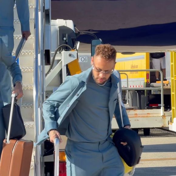 Mala de Neymar chamou a atenção dos fãs com a chegada da Seleção Brasileira aos Estados Unidos para disputa da Copa do Mundo 2026