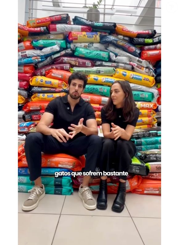 Filha de Faustão, Lara Silva pediu junto com o marido, Julinho Casares, sacos de reações para cães e gatos para serem passadas a ONGs de proteção animal