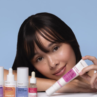 Lançado em 1953 no Brasil, essa marca criada por médica franco-ucraniana aposta em skincare tecnológica; PDRN vegetal, exossomas de centella asiática e duplo retinol são alguns dos ingredientes