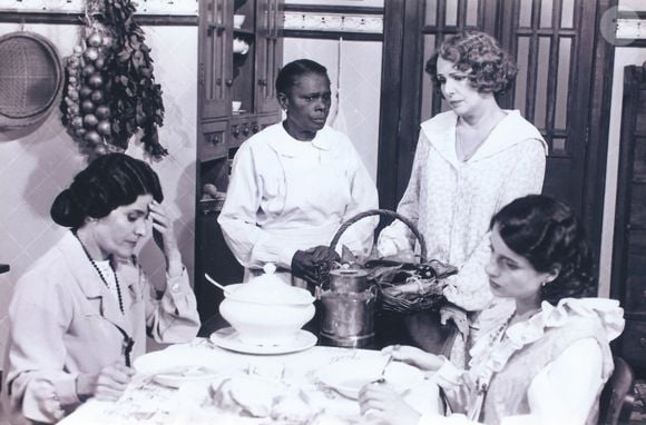 Jussara Freire largou 'Guerra Sem Fim', na Manchete, e migrou para o SBT, onde atuou na novela 'Éramos Seis'